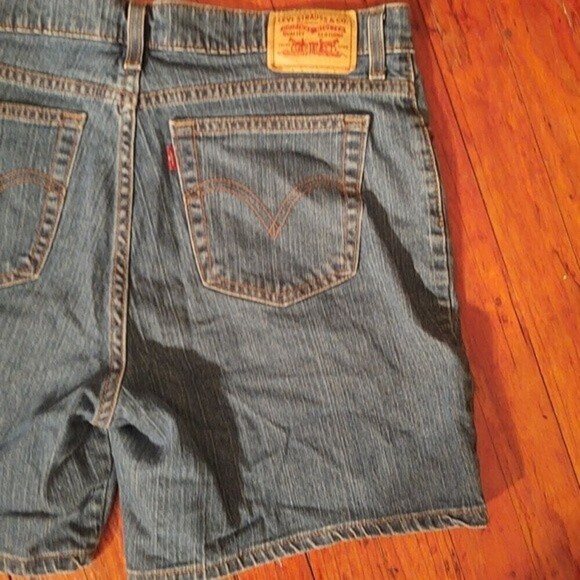 Levi's 550 Relaxed Dark Wash Shorts Sz 16 - Picture 7 of 10